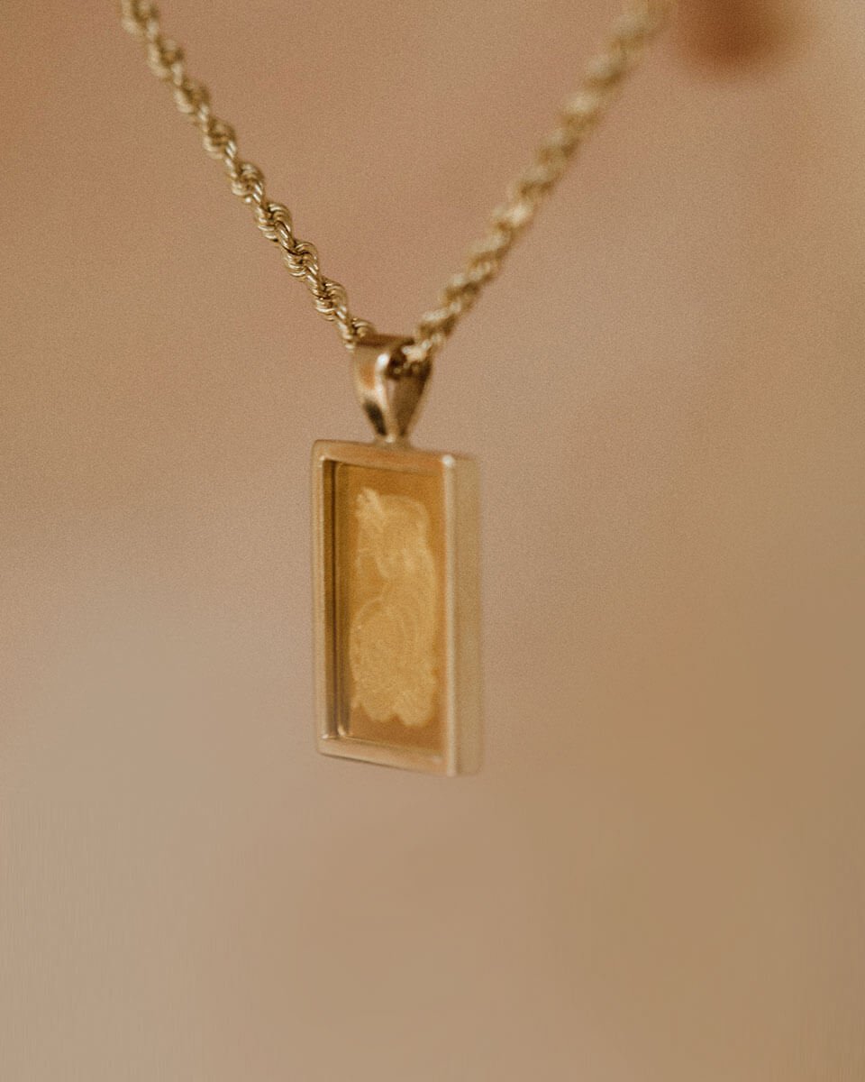 Dainty Vintage Rectangular Engraved Charm Collarbone Necklace